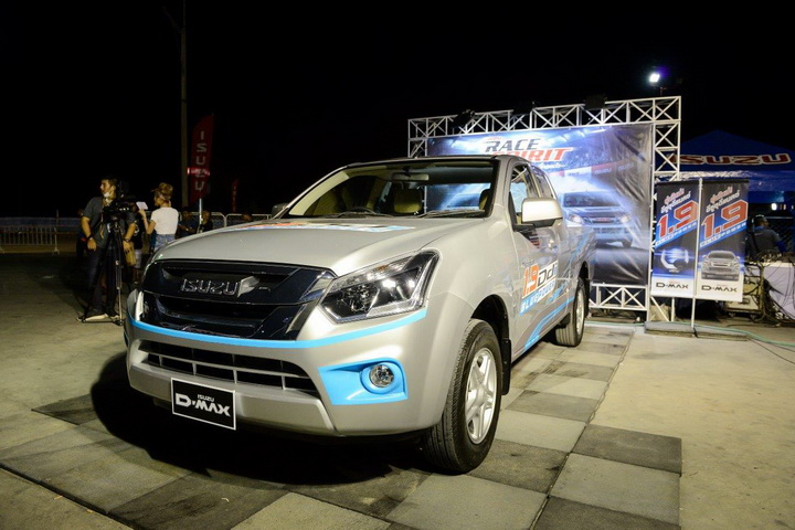 iamcar_isuzu race spirit2